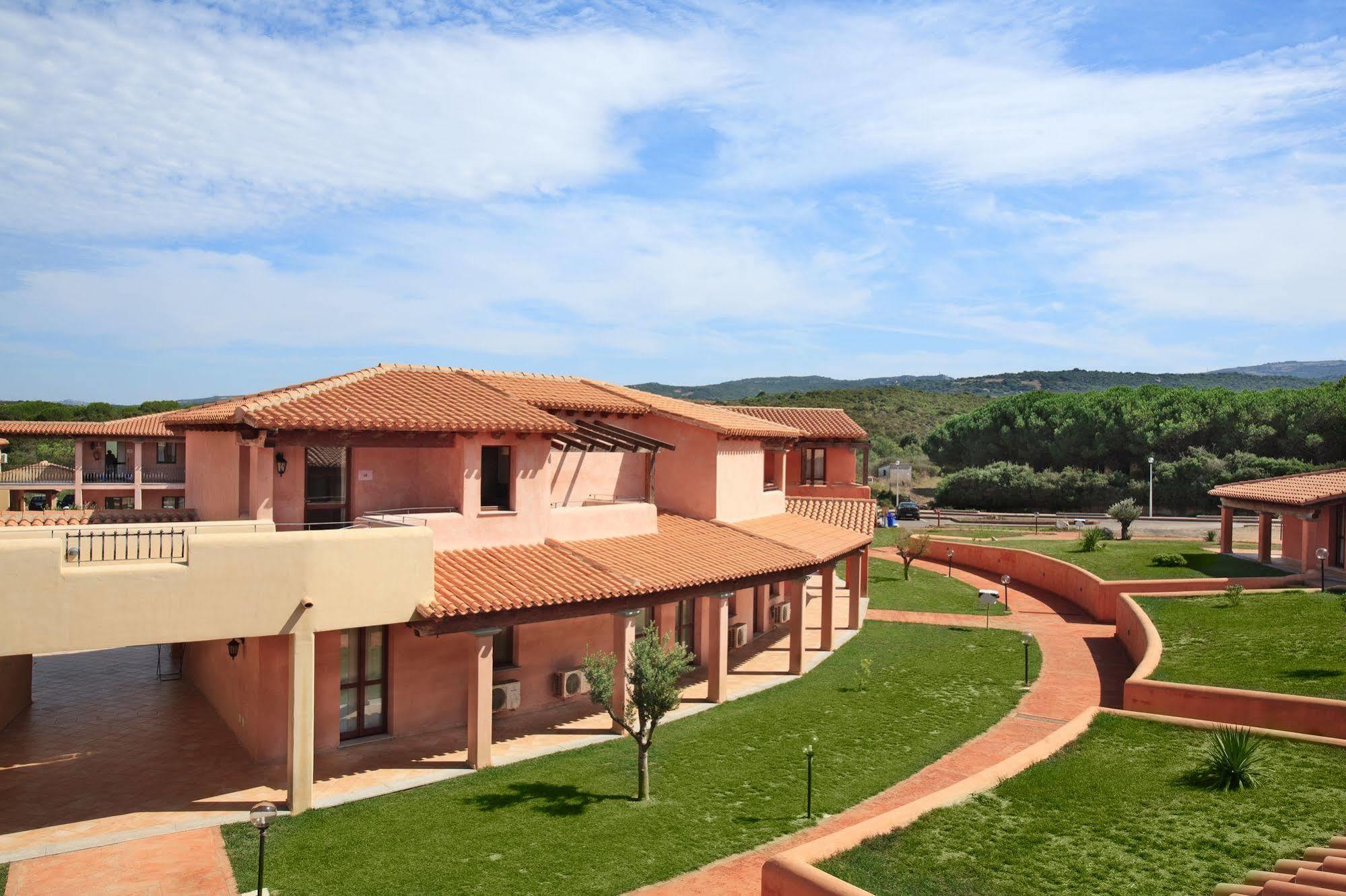 Borgo Dei Pescatori Hotel อาเญ็นตู ภายนอก รูปภาพ