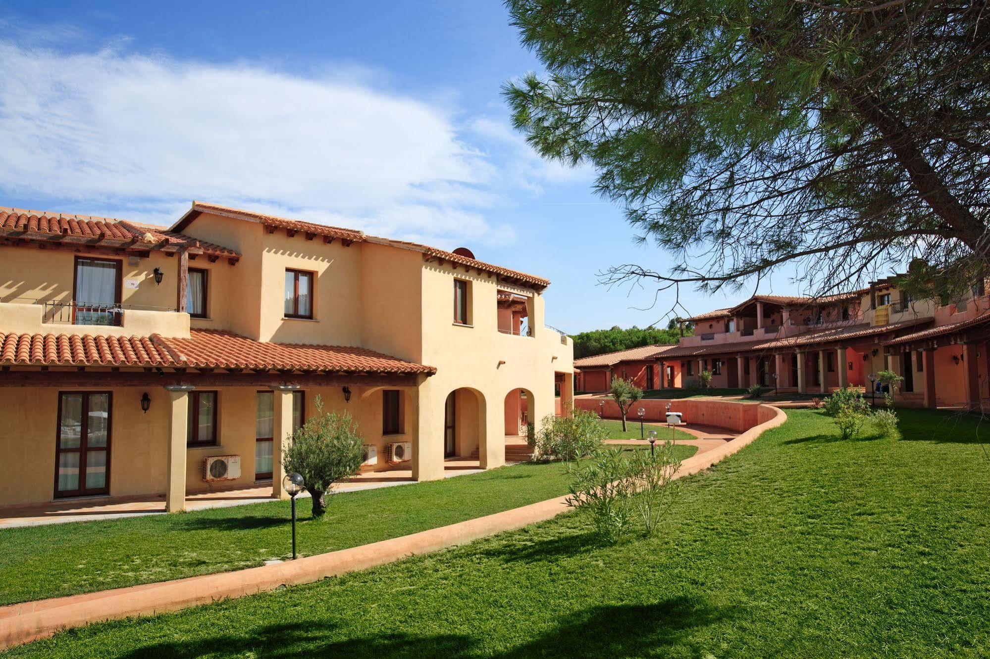 Borgo Dei Pescatori Hotel อาเญ็นตู ภายนอก รูปภาพ