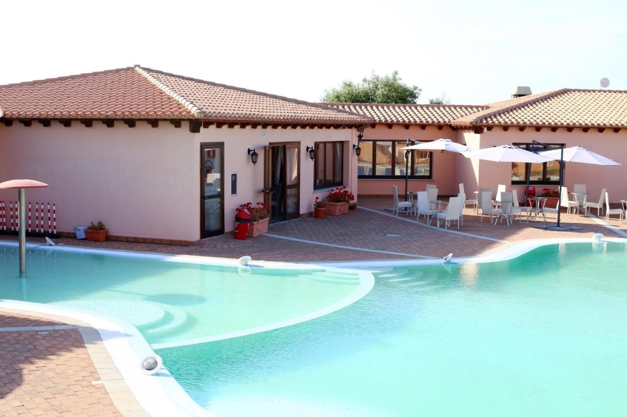 Borgo Dei Pescatori Hotel อาเญ็นตู ภายนอก รูปภาพ