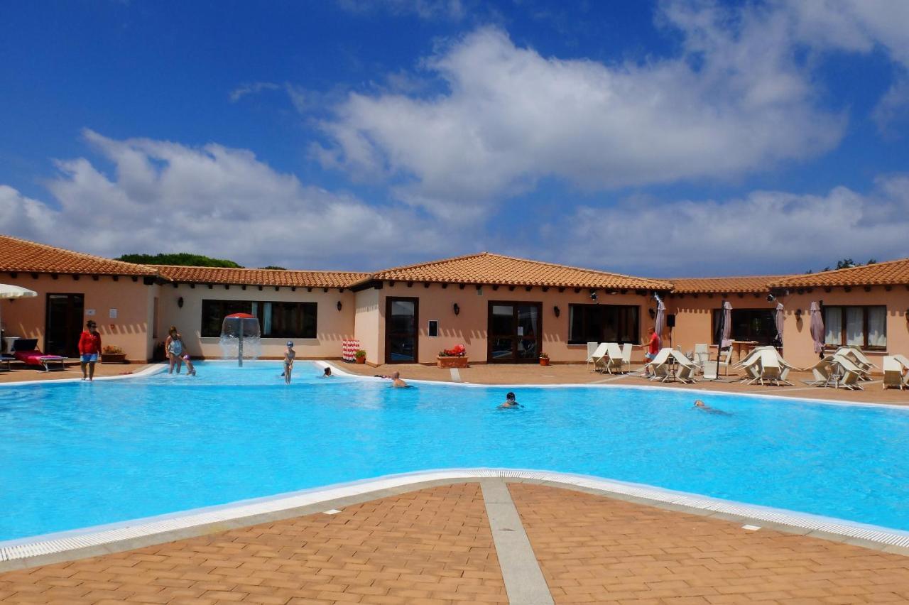 Borgo Dei Pescatori Hotel อาเญ็นตู ภายนอก รูปภาพ