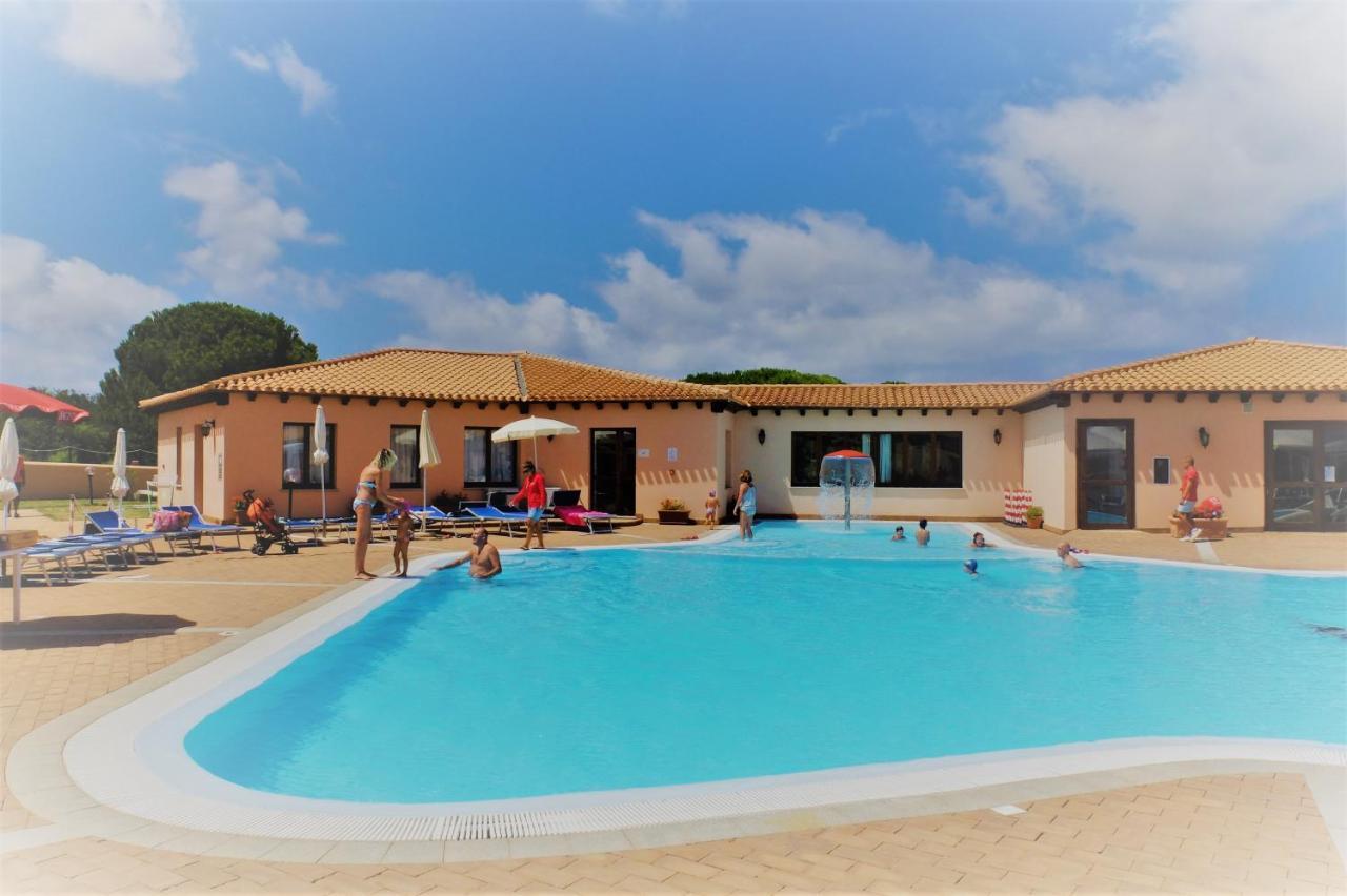 Borgo Dei Pescatori Hotel อาเญ็นตู ภายนอก รูปภาพ