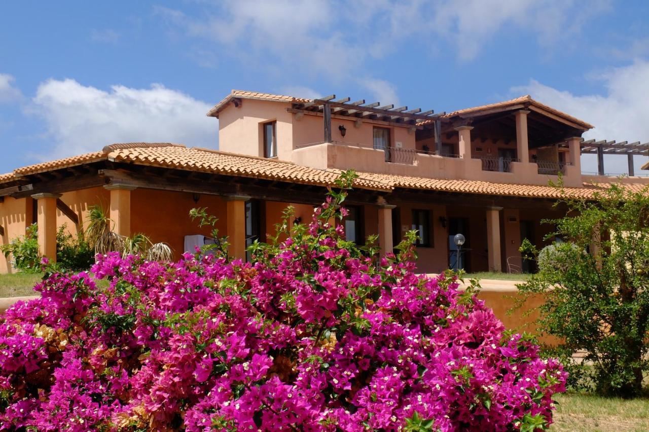 Borgo Dei Pescatori Hotel อาเญ็นตู ภายนอก รูปภาพ