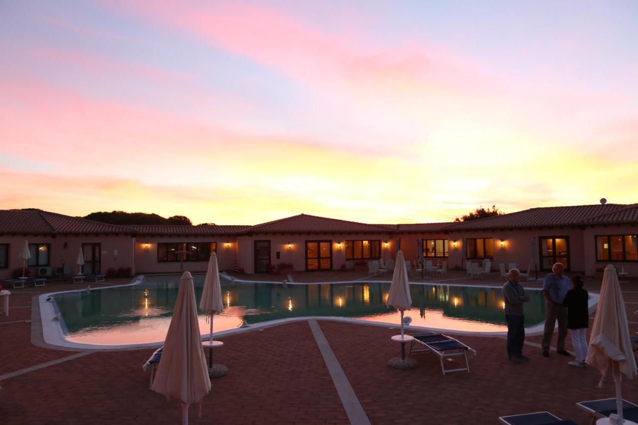 Borgo Dei Pescatori Hotel อาเญ็นตู ภายนอก รูปภาพ